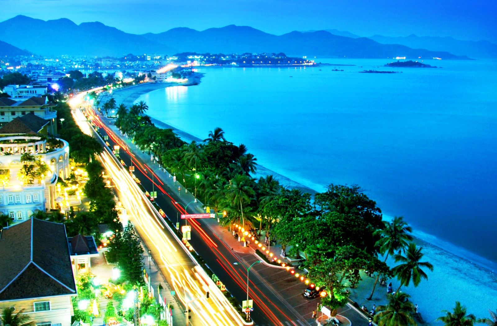 Cho thuê xe đi du lịch Nha Trang giá rẻ